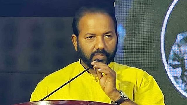 'കേരളം ഭരിക്കുന്നത് പാണക്കാട് തങ്ങളല്ല; വിഡി സതീശന്‍ വന്ദേമാതരം മുഴുവന്‍ പാടണം, ഇല്ലെങ്കില്‍ ഗുരുതര ഭവിഷ്യത്ത്'