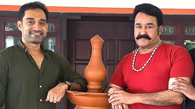 ഇത്തവണ അച്ഛനൊപ്പമല്ല, വീണ്ടുമൊരു അന്തിക്കാട് ചിത്രത്തില് മോഹന്ലാല്