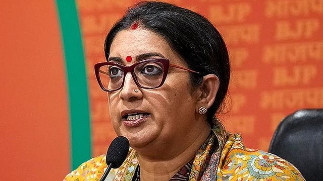 സ്മൃതി ഇറാനി കം ബാക്ക്; ദേശീയ ഭാരവാഹി പട്ടികയില് സ്ത്രീ തിളക്കം; പട്ടികയില് രണ്ട് മുസ്ലീങ്ങളും