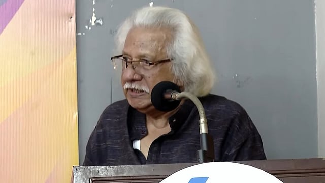 രണ്ട് മണിക്ക് തുടങ്ങേണ്ട പരിപാടിക്ക് നാല് മണിയായിട്ടും മന്ത്രി എത്തിയില്ല; വിഷ്ണുനാഥിനെ വേദിയിലിരുത്തി വിമര്‍ശിച്ച് അടൂര്‍