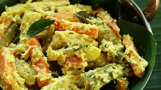 ഓണം ഇങ്ങ് എത്തി, ഇലയിൽ 'അവിയൽ' എപ്പോൾ വിളമ്പണം