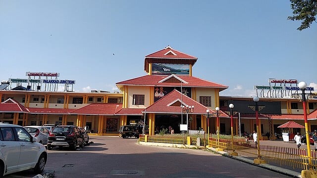 കേരളത്തിന് റെയില്‍വേയുടെ ഇരുട്ടടി, പാലക്കാട് ഡിവിഷന്‍ വെട്ടിമുറിച്ചു; മംഗലൂരു മേഖല മൈസൂരു ഡിവിഷനിലേക്ക്