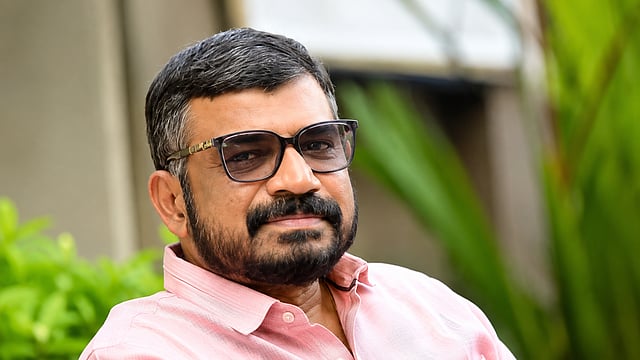 'കള്ളൻ വിജയൻ' ലേഖന വിവാദം: കെആർ അജയൻ ദേശാഭിമാനിയിൽനിന്ന് രാജിവച്ചു