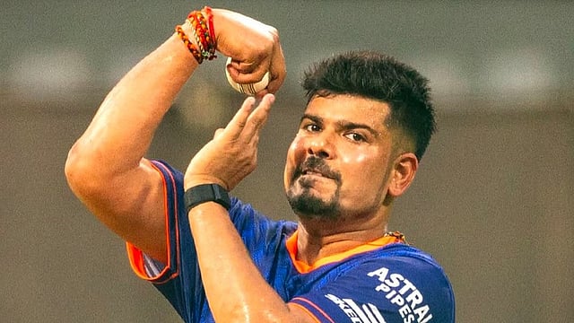 ഹാട്രിക്ക് ഐപിഎൽ കിരീടമുള്ള ഏക താരം! മുൻ ഇന്ത്യൻ ലെ​ഗ് സ്പിന്നർ കരൺ ശർമ വിരമിച്ചു