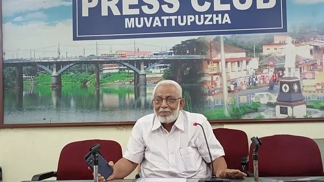 കോണ്ഗ്രസില് ഗ്രൂപ്പുകള് ഇപ്പോള് വ്യക്തികളുടെ പേരില്; കെപിസിസി അംഗത്വം രാജിവെച്ച് നേതാവ്