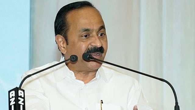 മൂവാറ്റുപുഴ ജില്ല പരിഗണനയില്; ഡീലിമിറ്റേഷന് കമ്മീഷന് സര്ക്കാര് കൊണ്ടുവരുമെന്ന് മുഖ്യമന്ത്രി