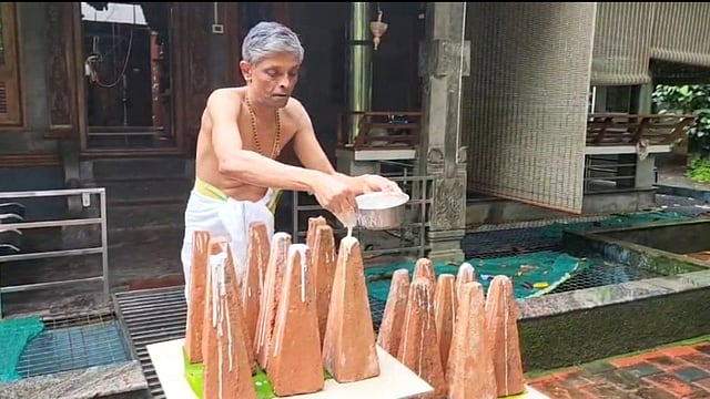 'ഹേ ഓണം ഇക്കാണണതൊന്നുമല്ല, ദാ ഇങ്ങട് നോക്വാ'; പഴയകാല ഓണവഴക്കങ്ങൾ തെറ്റാതെ പാർത്തല വാര്യം