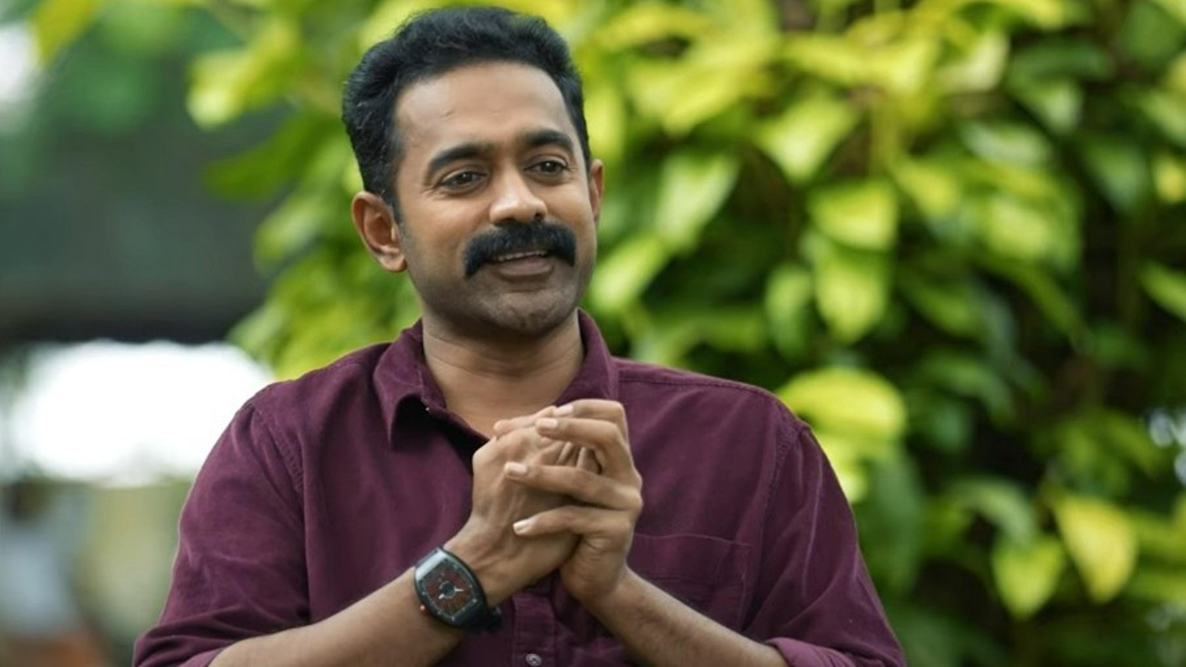 ഞാന് ഏതെങ്കിലും സിനിമാനടിയെ കല്യാണം കഴിച്ചു കൊണ്ടുവരുമോ എന്ന പേടി വീട്ടുകാര്ക്കുണ്ടായിരുന്നു: ആസിഫ് അലി