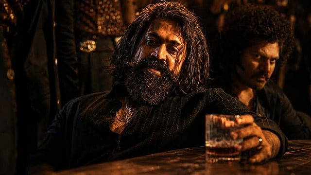 മോശം പ്രതികരണമൊന്നും ബാധിച്ചില്ല! ആദ്യ ദിനം തന്നെ 100 കോടി കടന്ന് യഷിന്റെ 'ടോക്സിക്'; ഓപ്പണിങ് ഡേ കളക്ഷൻ പുറത്ത്