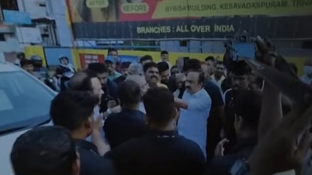 മുഖ്യമന്ത്രിയെ വഴിയില്‍ തടഞ്ഞ് മോശമായി പെരുമാറിയ സംഭവം: കേസെടുത്ത് പൊലീസ്; കോണ്‍ഗ്രസ് നേതാവ് പ്രതി