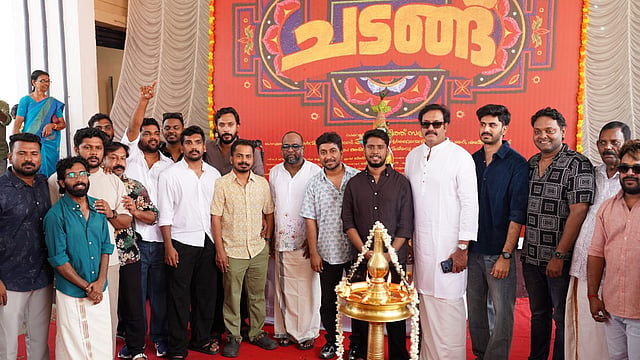 വിനീത് ശ്രീനിവാസൻ ചിത്രം 'ചടങ്ങ്' തുടങ്ങി; പ്രധാന വേഷത്തില്‍ സുരേഷ് കൃഷ്ണയും