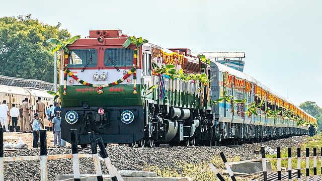 ദക്ഷിണ റെയിൽവേയിൽ 4471 ഒഴിവുകൾ: പത്താം ക്ലാസ്,ITI യോഗ്യത; കേരളത്തിൽ അവസരം !