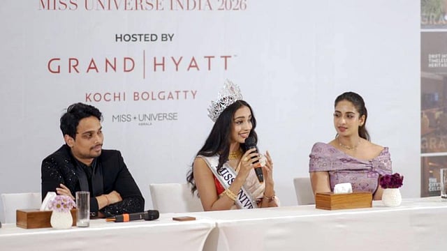 'വിശ്വ സുന്ദരി വേദിയില് ത്രിവര്ണ പതാകയേന്തും'; മിസ് യൂണിവേഴ്സ് ഇന്ത്യ കിരീടവുമായി കെസിയ സ്വന്തം നാട്ടില്