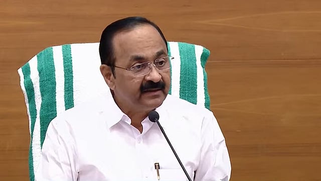 അധ്യാപക റാങ്ക് ലിസ്റ്റ് കാലാവധി ആറുമാസം കൂടി നീട്ടും; സംസ്ഥാനത്ത് മൂന്ന് എന്ഡിപിഎസ് കോടതികള് കൂടി : മുഖ്യമന്ത്രി