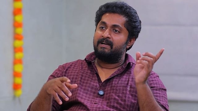 100 കോടിയുടെ സിനിമ കണ്ടിട്ട് സാധാരണ മനുഷ്യര്ക്ക് മനസിലാകുന്നില്ല; ഇതേത് ലോകം എന്നാണ് ചിന്തിക്കുക: ധ്യാന് ശ്രീനിവാസന്