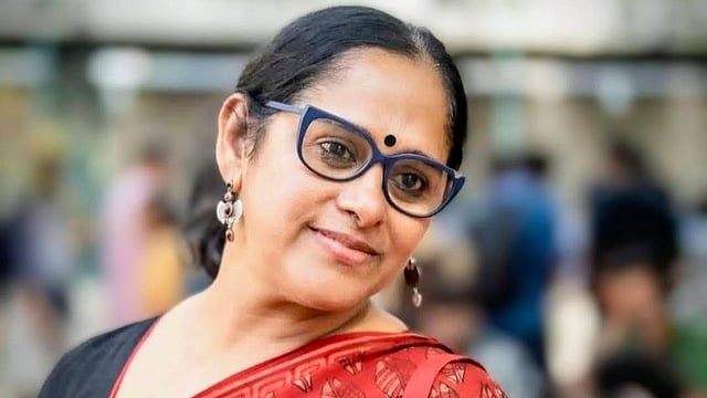 ഞാന് എന്റെതാക്കി മാറ്റിയ ഒരു ജീവിതത്തിനുള്ളിലാണ് ഇപ്പോള്; 60ല് ജീവിതത്തിന്റെ തിരശ്ശീല വീഴുന്നതായി തോന്നുന്നില്ല; സജിത മഠത്തില്