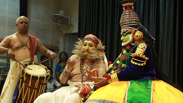 'അന്ന് കൃഷ്ണവേഷത്തില്‍ നിറഞ്ഞാടി'; ഇന്ന് കണ്ണന് മുന്നില്‍ കുചേലനായി കലാമണ്ഡലം ഗോപിയാശാന്‍