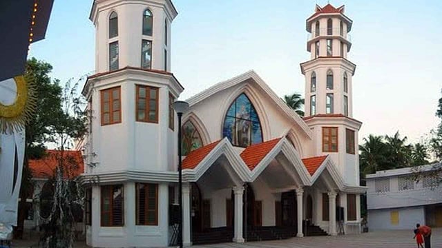 700 വര്ഷത്തെ വിശ്വാസപ്പെരുമ, ഇന്ത്യയിലെ ആദ്യ കത്തോലിക്കാ രൂപത; കൊല്ലത്ത് ആഘോഷങ്ങള്ക്ക് തുടക്കം
