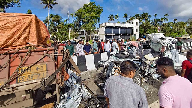 തൃശൂര് കൈപ്പമംഗലം അപകടം : ലോറി ഡ്രൈവര് പിടിയില്