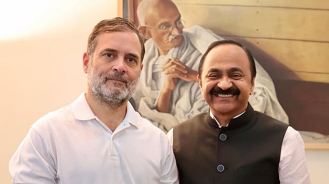 'മുഴുവന് സമയ കെപിസിസി അധ്യക്ഷന് വേണം'; രാഹുലിനെ കണ്ട് വിഡി സതീശന്; വൈകില്ലെന്ന് മറുപടി