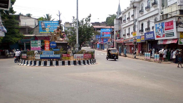 അപ്പോള് ഇവിടുത്തെ കാറ്റോ..? തൊടുപുഴ വഴിപിരിയുമോ, ഇടുക്കിയില്നിന്ന്!