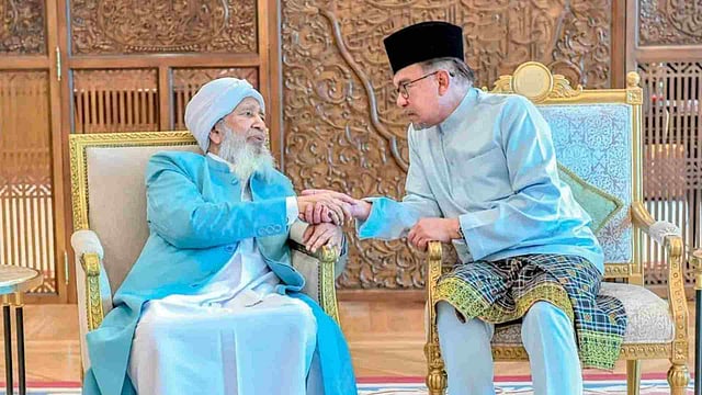 മലേഷ്യന് പ്രധാനമന്ത്രി നാളെ കോഴിക്കോട്ട്, മര്കസും മടവൂരും സന്ദര്ശിക്കും; നഗരത്തില് വന്സുരക്ഷ, ഗതാഗത നിയന്ത്രണം