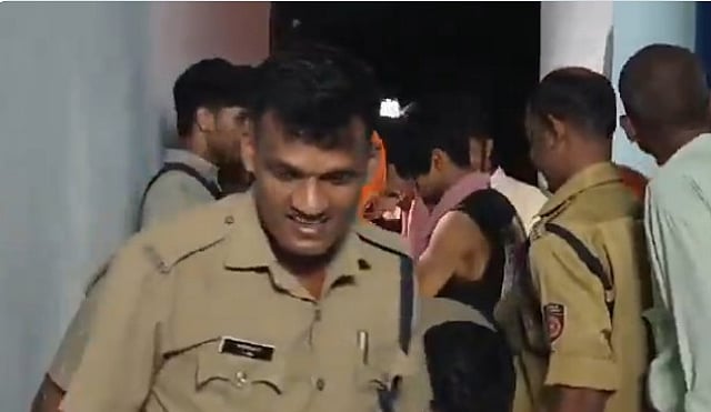 പവര്കട്ട് സമയത്ത് യുവാവ് ലിഫ്റ്റില് കുടുങ്ങി; രക്ഷകരായി ഫയര്ഫോഴ്സ്; വിഡിയോ