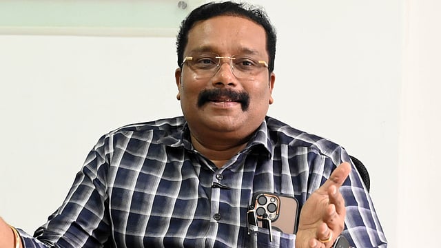 ദീര്ഘകാല കരാര് റദ്ദാക്കിയതിന് പിന്നില് എല്ഡിഎഫ് സര്ക്കാര് അല്ല; വൈദ്യുതി പ്രതിസന്ധിയില് യുഡിഎഫ് വാദം തള്ളി ബി അശോക്