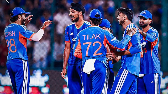 സഞ്ജു തുടരും... ടോസ് ഇന്ത്യക്ക്, ആദ്യം ബൗളിങ്