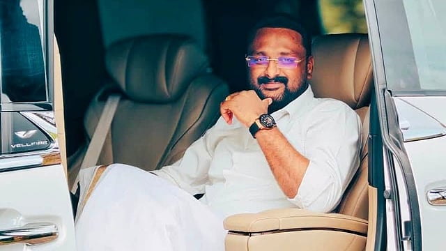 മുട്ടില് മരം വില്പ്പനക്കേസ്: വിചാരണക്കോടതി മാറ്റണമെന്ന ആവശ്യം ഹൈക്കോടതി തള്ളി; വാദം ചോറ്റാനിക്കര കോടതിയിൽ തന്നെ