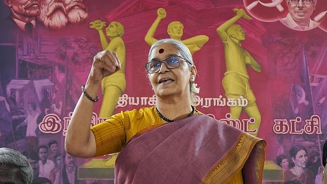 ആരാണ് രാജ?, സിപിഐ നേതാവ് ആനി രാജയുടെ വോട്ട് വെട്ടി തെരഞ്ഞെടുപ്പ് കമ്മീഷൻ