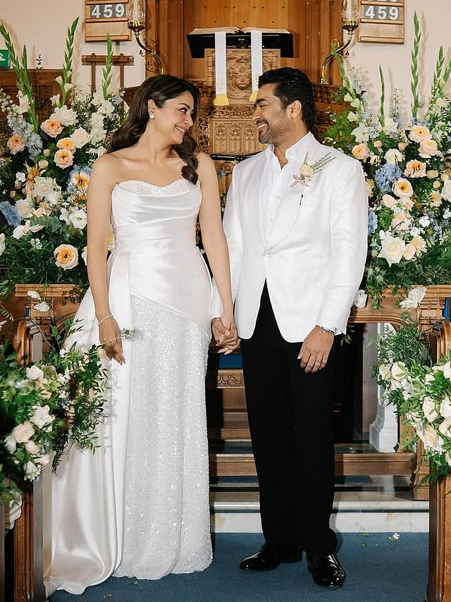 മക്കൾ സാക്ഷി, വീണ്ടും വിവാഹം; പ്രണയത്തിന്റെ ‘സീക്വൽ’ ആഘോഷിച്ച് സൂര്യയും ജ്യോതികയും