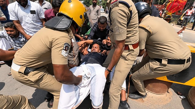 പാലക്കാട്–കോഴിക്കോട് ദേശീയപാതയിൽ പുതിയ ടോൾ ബൂത്ത്: മൈലംപുള്ളിയിൽ പ്രതിഷേധമിരമ്പുന്നു