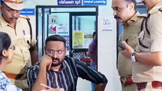 അനധികൃത മദ്യശേഖരം: ആന്റോ അഗസ്റ്റിൻ അറസ്റ്റിൽ, പിടിച്ചെടുത്തത് 67 ലിറ്റർ മദ്യം