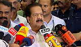 മെസി വിവാദം: എസ്.ഐ.ടിക്ക് പൂർണ സ്വാതന്ത്ര്യം, മാധ്യമസ്ഥാപനത്തിലെ റെയ്ഡിൽ നിയമലംഘനമില്ലെന്ന് ചെന്നിത്തല