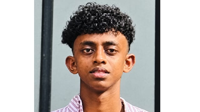 ടര്ഫില് കളിക്കുമ്പോൾ കുഴഞ്ഞു വീണു; പാലക്കാട് പ്ലസ് വണ് വിദ്യാര്ഥി മരിച്ചു