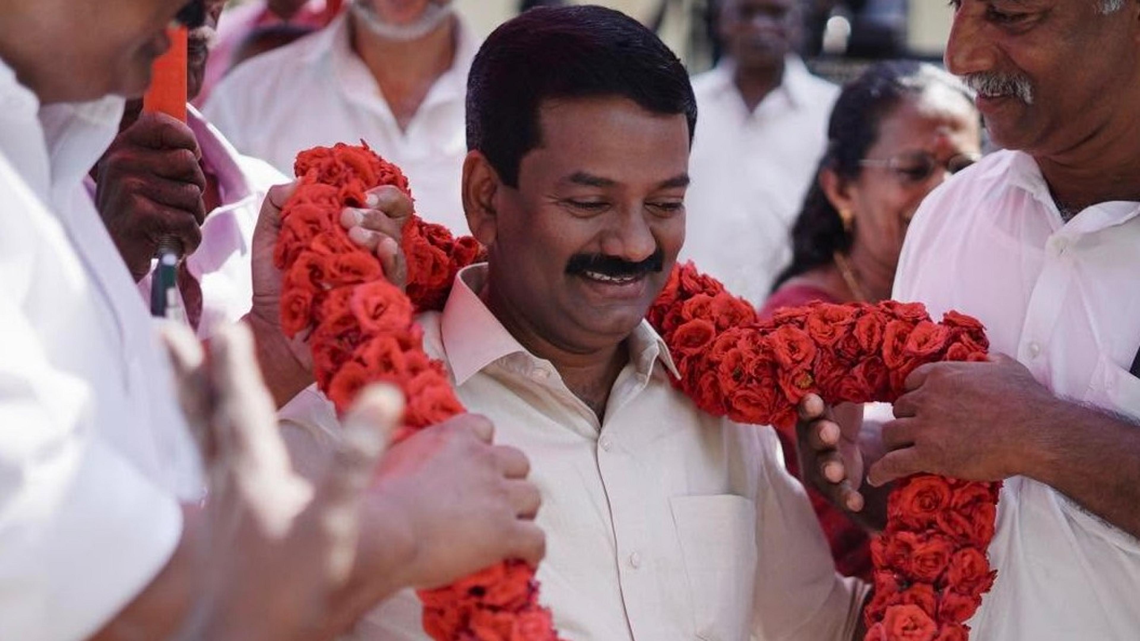 25 ലക്ഷം രൂപയുടെ നിക്ഷേപ തട്ടിപ്പ് ആരോപണം; മുൻ റാന്നി എംഎൽഎ പ്രമോദ് നാരായണനെതിരെ കേസ്
