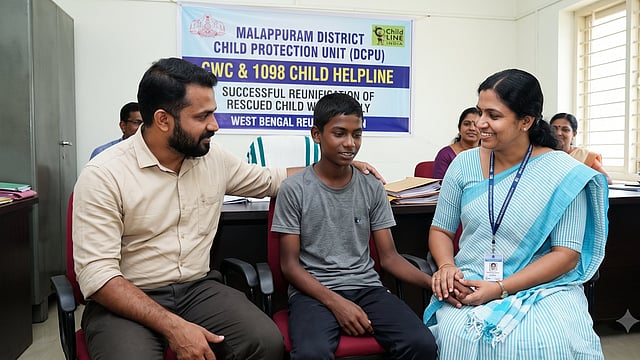 പഠിക്കാൻ നിർബന്ധിച്ചതിന് മാതാപിതാക്കളോട് പിണക്കം; ജോലി തേടി കേരളത്തിലെത്തിയ ബംഗാളി 14കാരനെ വീട്ടിലെത്തിച്ചു