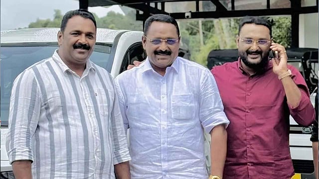 മുട്ടില്‍ മരംമുറി കേസ്: വിചാരണ തടയണമെന്ന പ്രതികളുടെ ഹര്‍ജി സുപ്രീംകോടതി ചൊവ്വാഴ്ച പരിഗണിക്കും