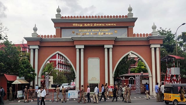 തൊലി വെളുപ്പ് നോക്കി 'ജാതിയും മതവും' നിശ്ചയിക്കാന്‍ പറ്റില്ല; മദ്രാസ് ഹൈക്കോടതി 