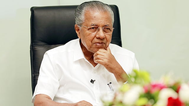 മകള് വഴി പിണറായി വിജയന് പണം വാങ്ങിയതിന് തെളിവ്, വീണയ്ക്കും റിയാസിനുമെതിരെയും കേസെടുക്കാം; ഡിജിപിയുടെ നിയമോപദേശം