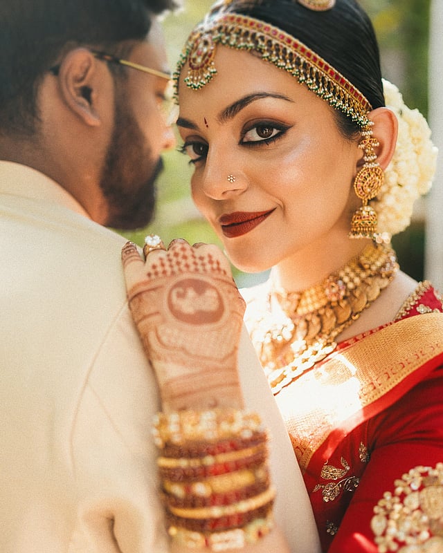 വിവാഹം കഴിഞ്ഞു, പക്ഷേ ട്രെൻ് അവസാനിക്കുന്നില്ല; അഹാന–നിമിഷ് വിവാഹം ചർച്ചയാകുന്നത് എന്തുകൊണ്ട്?