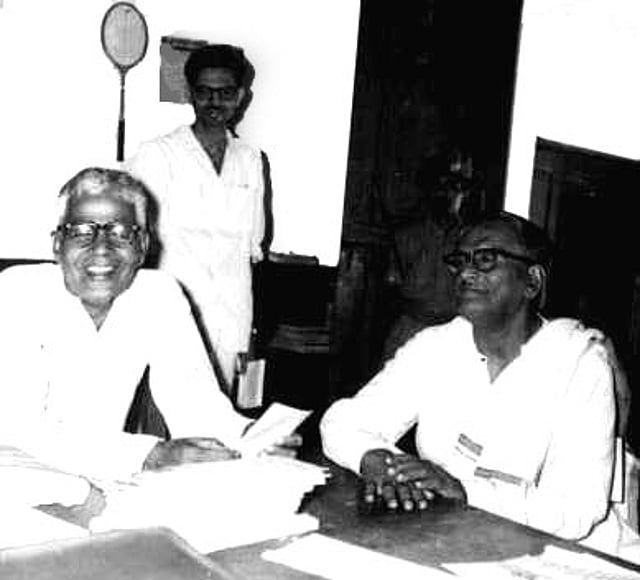 ഇടശ്ശേരി പി കുഞ്ഞിരാമന് നായര്ക്കൊപ്പം