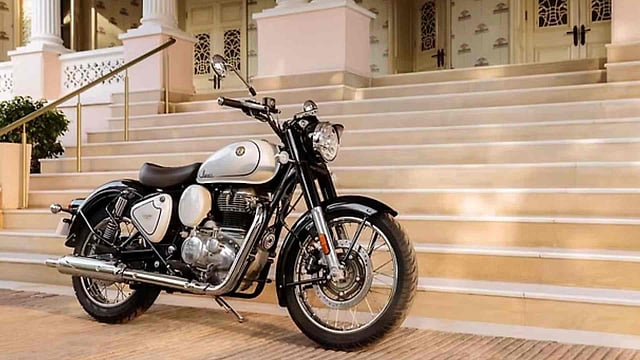 2.24 ലക്ഷം രൂപ വില; റോയല് എന്ഫീല്ഡ് ക്ലാസിക് 350 സിഗ്നേച്ചര് വൈറ്റ് എഡിഷന് വിപണിയില്