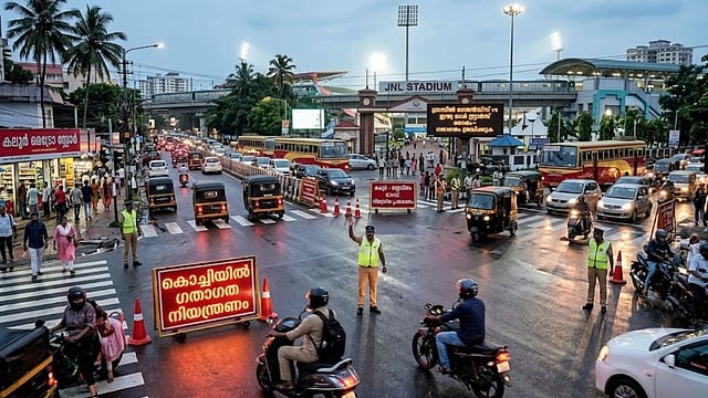 ലെജൻഡ്സ് ഫുട്ബോൾ:  കൊച്ചിയിൽ ​ഗതാ​ഗത നിയന്ത്രണം, പ്രത്യേക സർവീസുമായി മെട്രോ; ക്രമീകരണങ്ങൾ ഇങ്ങനെ