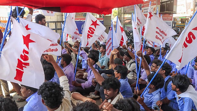 ഇൻസ്റ്റഗ്രാം അക്കൗണ്ട് റദ്ദാക്കിയതിനെതിരായ അപ്പീലിൽ കേന്ദ്രത്തിന്റെ കാലതാമസം: എസ്എഫ്ഐ ഡൽഹി ഹൈക്കോടതിയിൽ