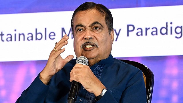 'ലിറ്ററിന് 25 രൂപ മാത്രം; പെട്രോളിന് പകരം എഥനോൾ കാർ വരുന്നു'
