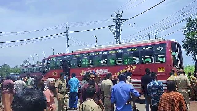 മദയാനയെ പിടിയേമാനേ;
സ്വകാര്യ ബസുകള് മദയാനയെപ്പോലെ എന്ന് ഹൈക്കോടതി