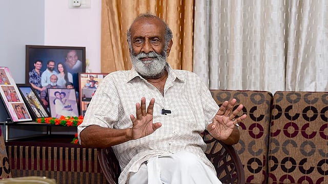 'തൃശൂർ സ്ലാങ് ആദ്യമായി വരുന്നത് ആ ഭരതൻ സിനിമയിൽ, അത് നന്നായി ക്ലിക്ക് ആവുകയും ചെയ്തു'; ടി ജി രവി