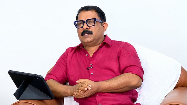 സ്വകാര്യ വാഹനം ഉപയോഗിക്കുന്നതില് തെറ്റില്ല, തനിക്കെതിരെ എഐ ചിത്രം ഉപയോഗിച്ച് പ്രചാരണം; വിവാദത്തില് വിശദീകരണവുമായി മന്ത്രി കെ എം ഷാജി